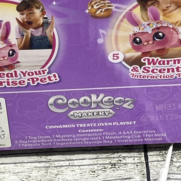 Moose Toys Cookeez Makery Cinnamon Treatz Oven Playset - Pink, Ages 5+. {123}. - Picture 13 of 16